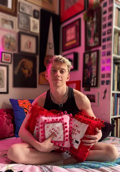 Cushions, cushions everywhere...